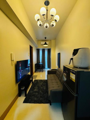 Solana Staycation Suites at Shore 3 Residence Tower 2